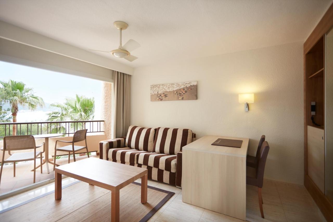 Invisa Hotel Club Cala Blanca Es Figueral Exterior photo