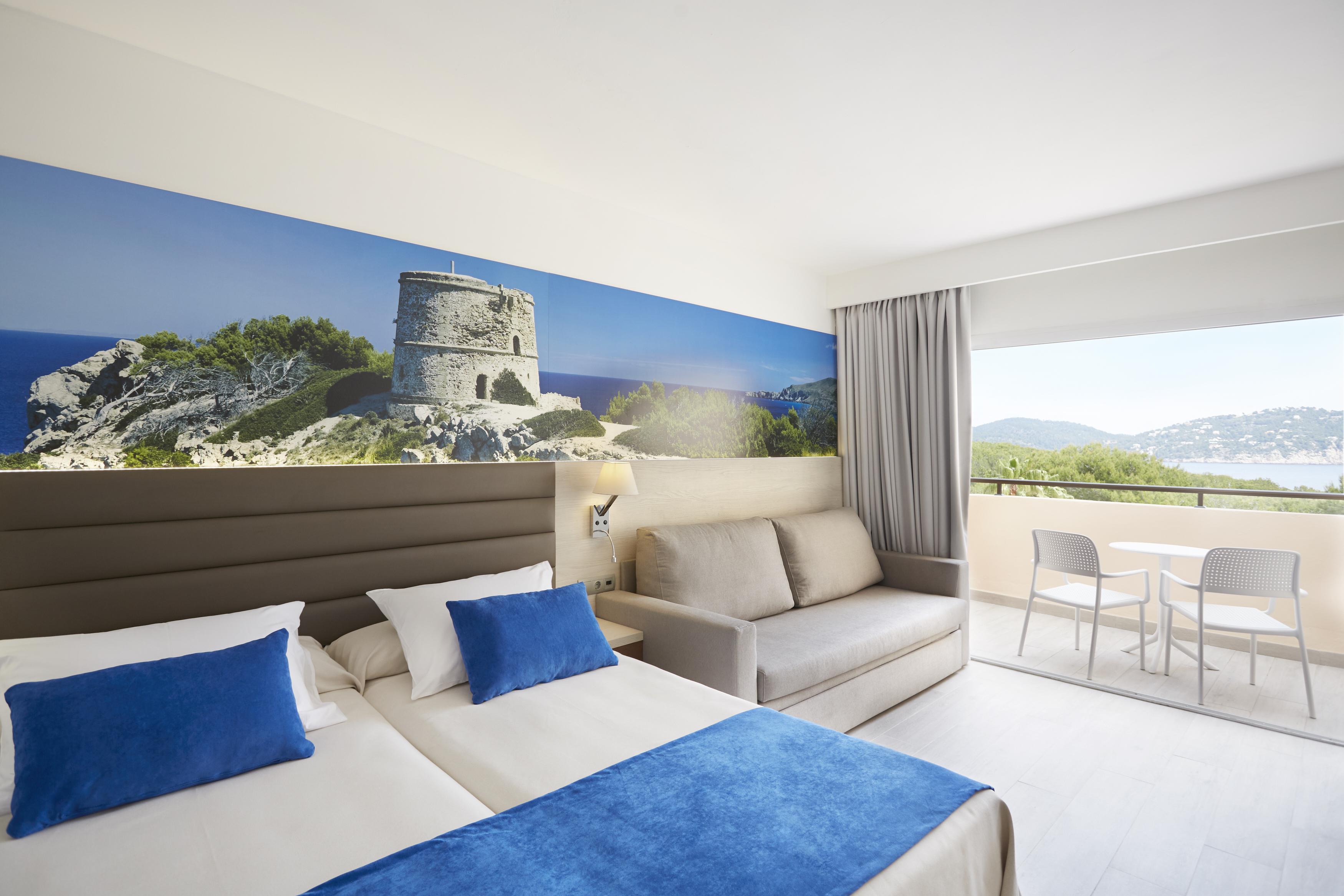Invisa Hotel Club Cala Blanca Es Figueral Exterior photo
