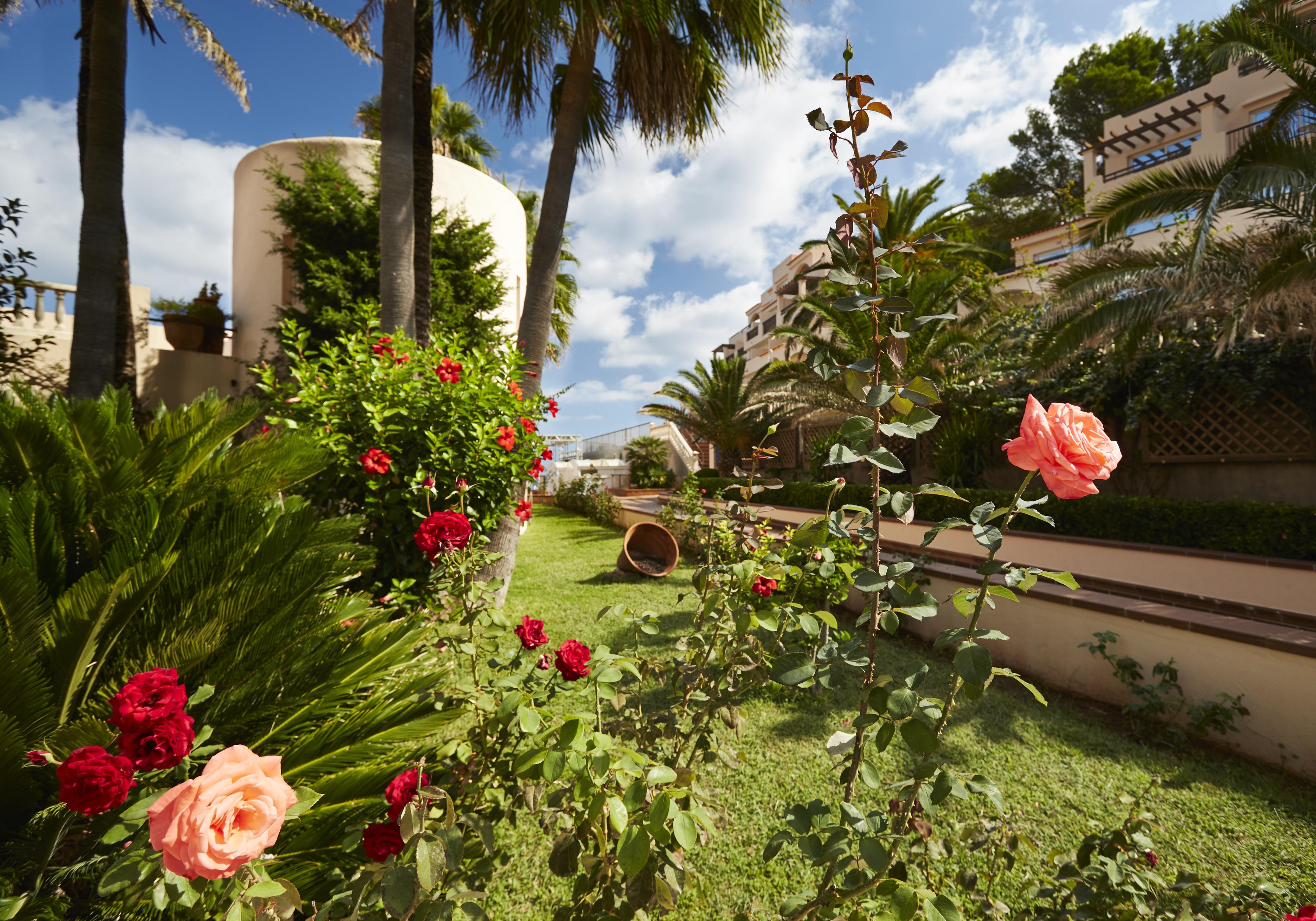 Invisa Hotel Club Cala Blanca Es Figueral Exterior photo