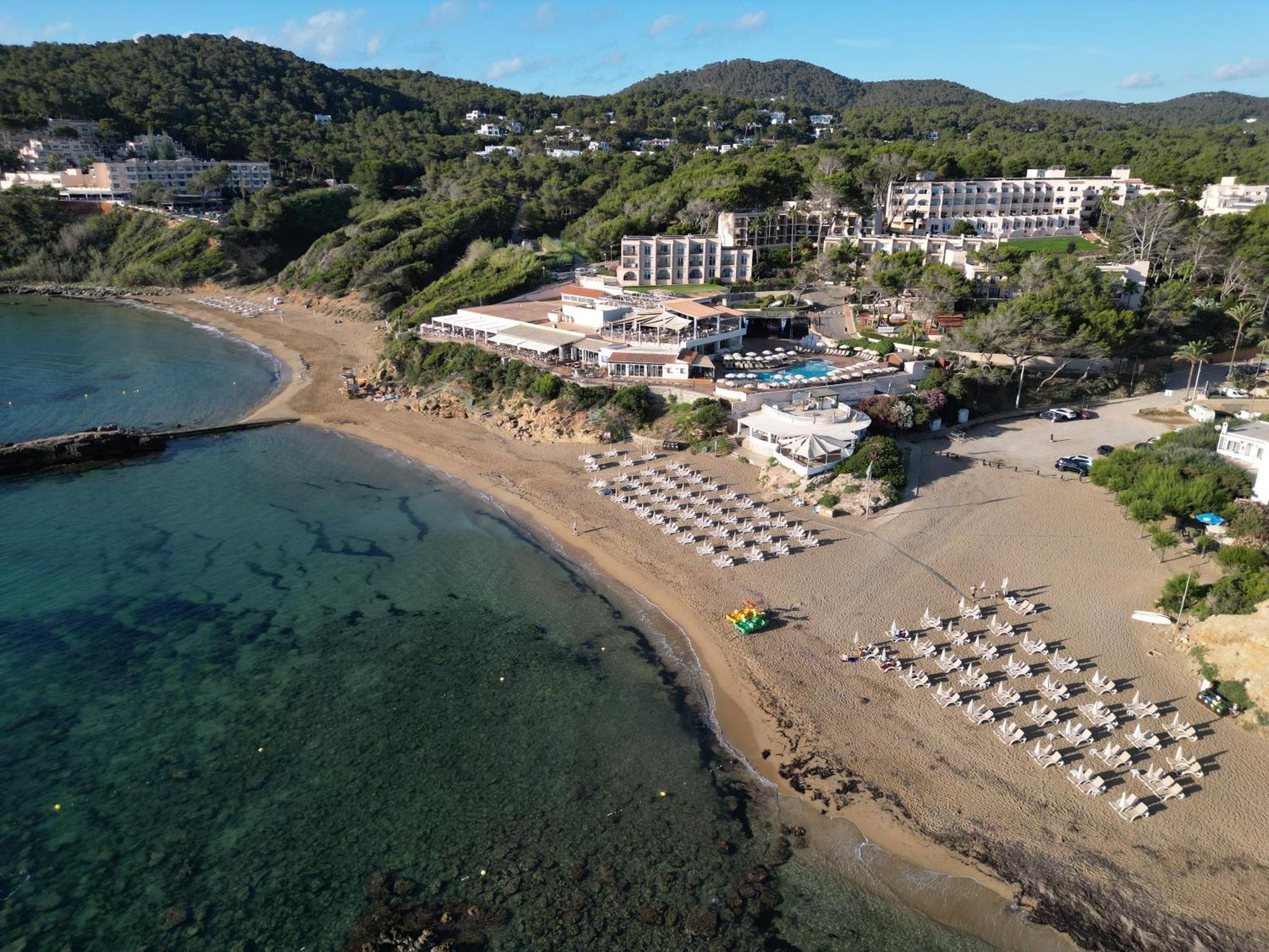 Invisa Hotel Club Cala Blanca Es Figueral Exterior photo