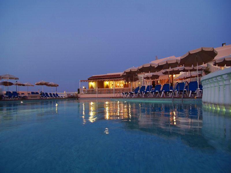 Invisa Hotel Club Cala Blanca Es Figueral Facilities photo